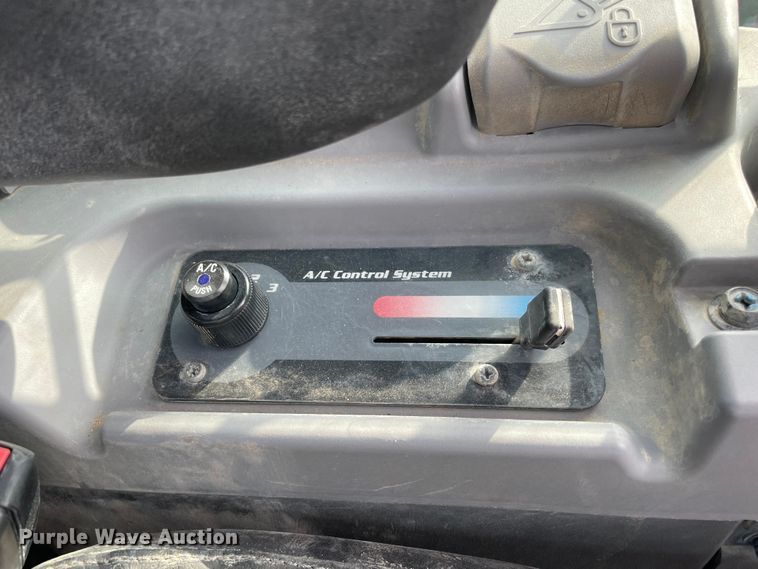 image for item DN7600 2019 Kubota SVL95-2S  tracked skid steer loader