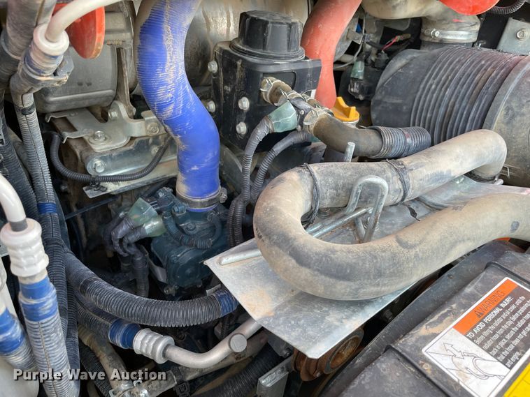 image for item DN7600 2019 Kubota SVL95-2S  tracked skid steer loader