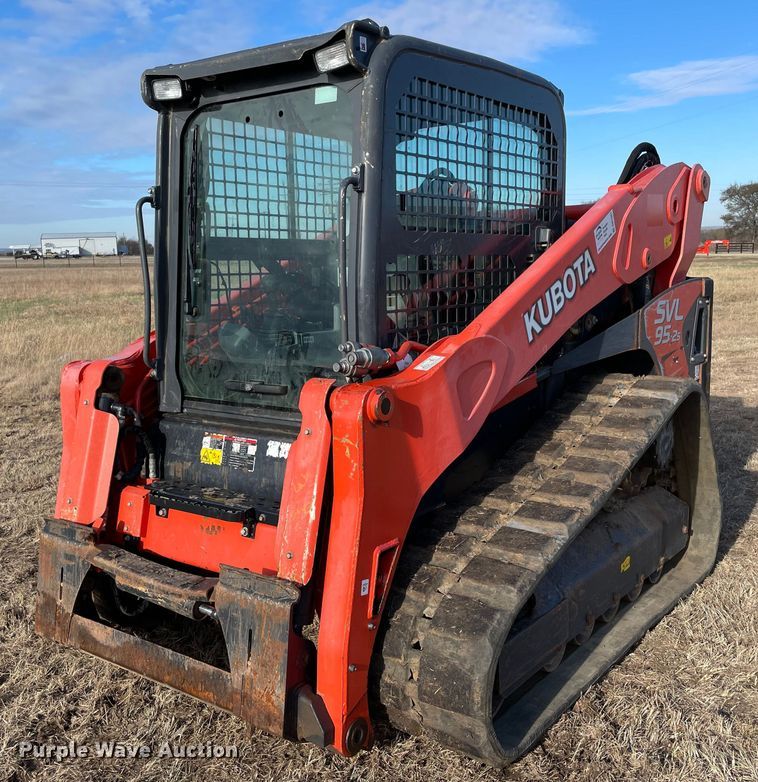 image for item DN7601 2018 Kubota SVL95-2S  tracked skid steer loader