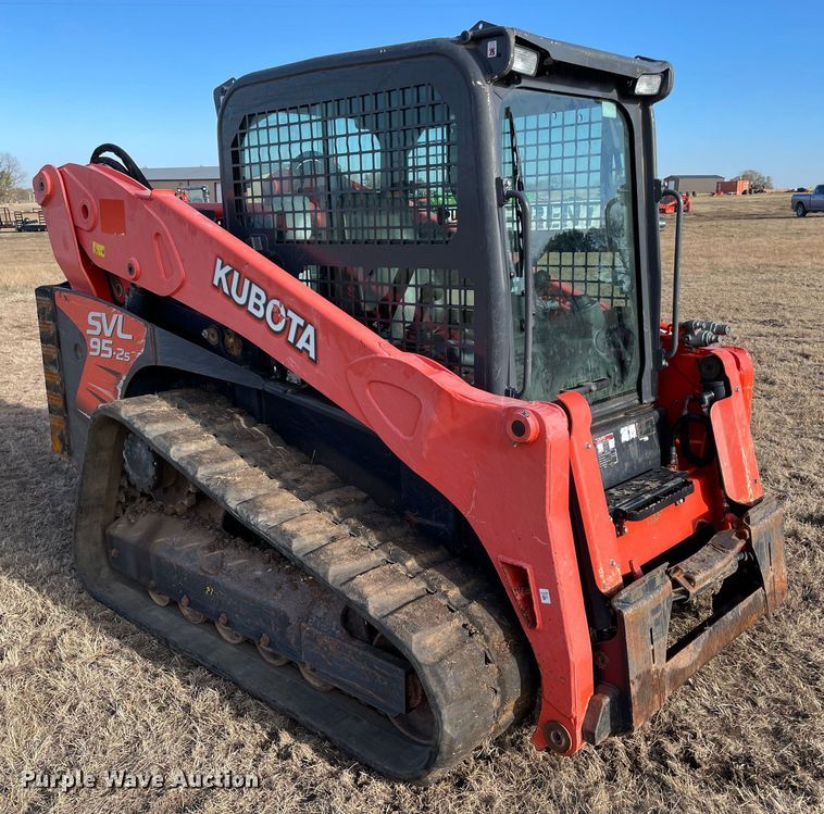 image for item DN7601 2018 Kubota SVL95-2S  tracked skid steer loader
