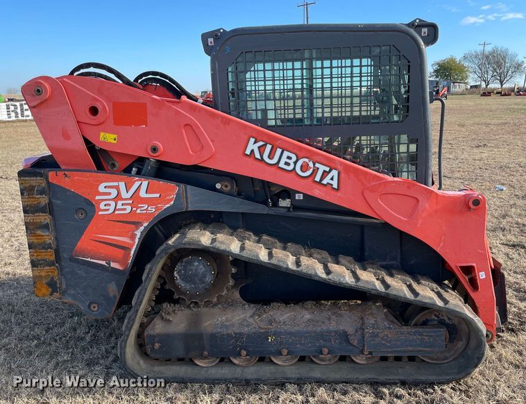 image for item DN7601 2018 Kubota SVL95-2S  tracked skid steer loader