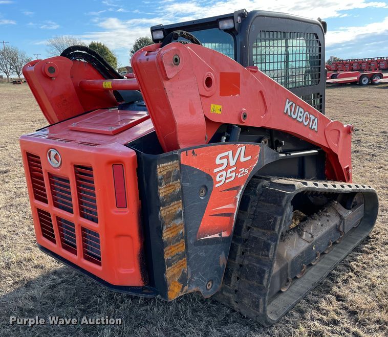 image for item DN7601 2018 Kubota SVL95-2S  tracked skid steer loader