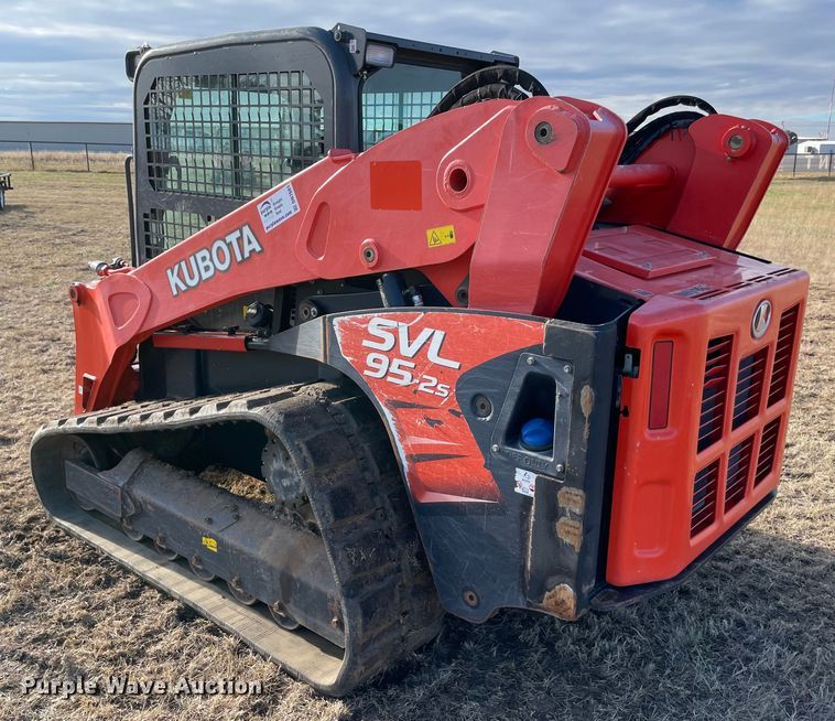 image for item DN7601 2018 Kubota SVL95-2S  tracked skid steer loader