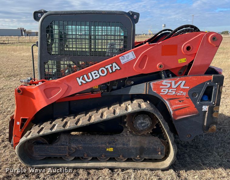 image for item DN7601 2018 Kubota SVL95-2S  tracked skid steer loader