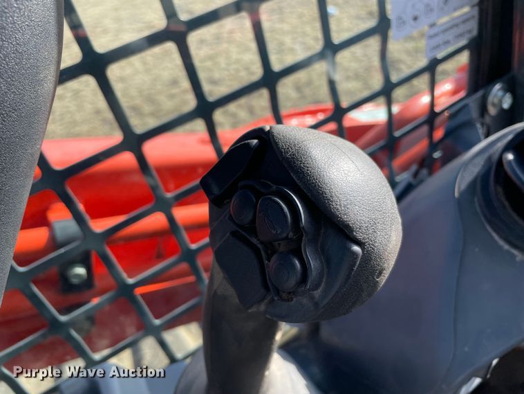 image for item DN7601 2018 Kubota SVL95-2S  tracked skid steer loader