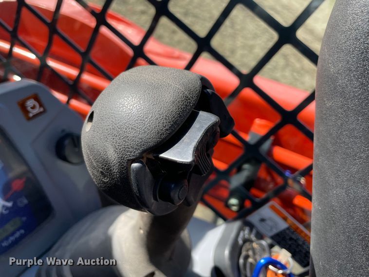 image for item DN7601 2018 Kubota SVL95-2S  tracked skid steer loader