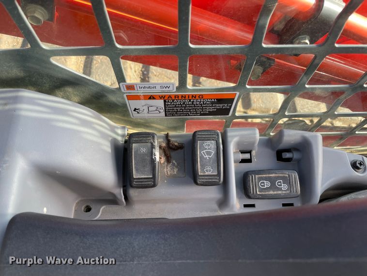 image for item DN7601 2018 Kubota SVL95-2S  tracked skid steer loader