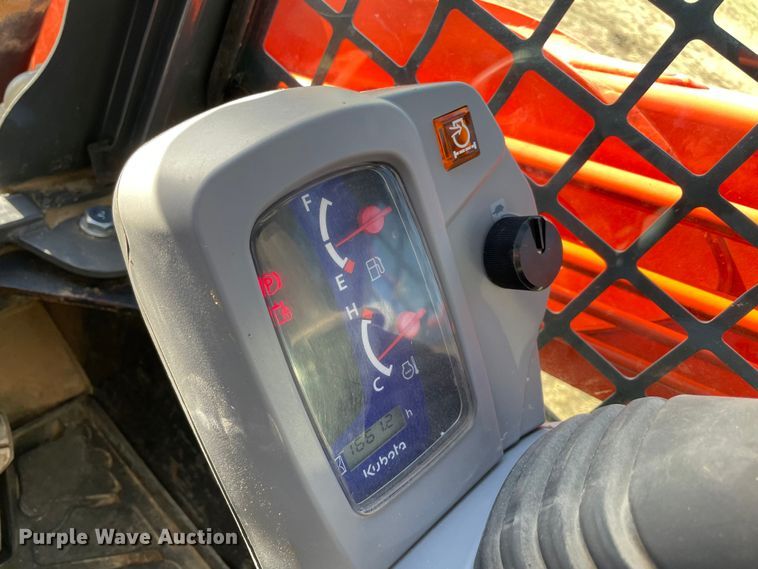 image for item DN7601 2018 Kubota SVL95-2S  tracked skid steer loader