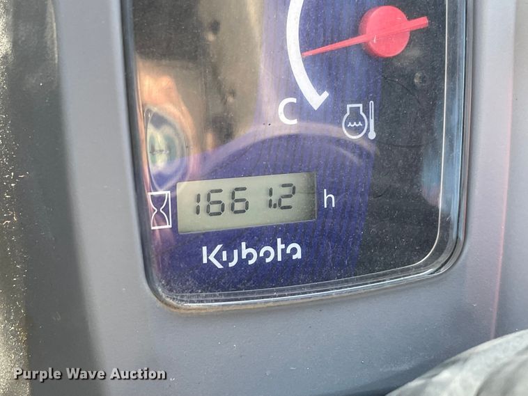 image for item DN7601 2018 Kubota SVL95-2S  tracked skid steer loader