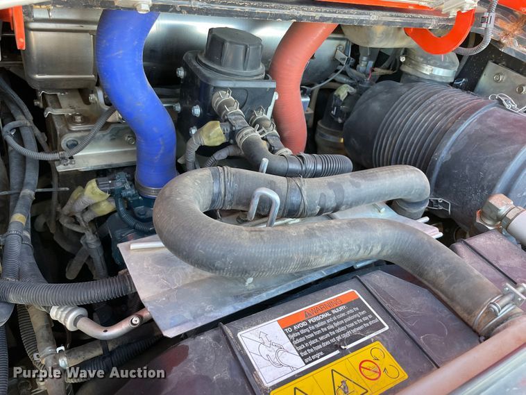 image for item DN7601 2018 Kubota SVL95-2S  tracked skid steer loader