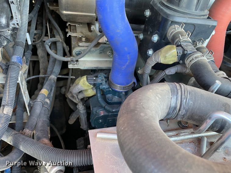 image for item DN7601 2018 Kubota SVL95-2S  tracked skid steer loader