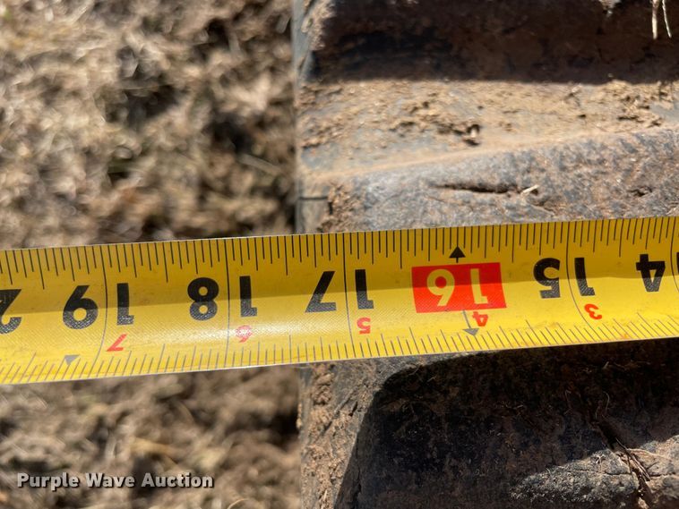 image for item DN7601 2018 Kubota SVL95-2S  tracked skid steer loader