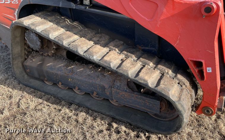 image for item DN7601 2018 Kubota SVL95-2S  tracked skid steer loader