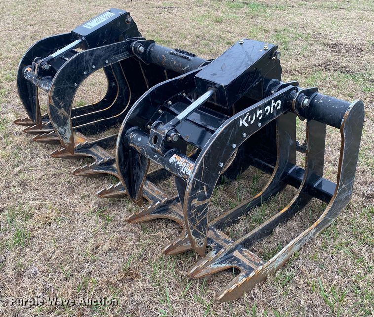 image for item DN7614 2021 Kubota  80"W skid steer rock grapple bucket