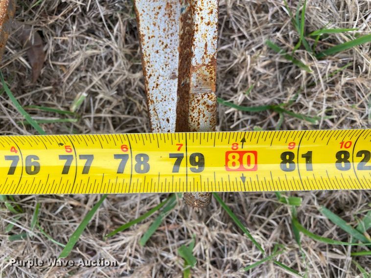 image for item DN7614 2021 Kubota  80"W skid steer rock grapple bucket