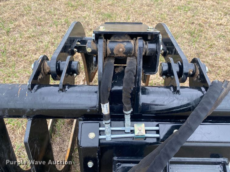 image for item DN7614 2021 Kubota  80"W skid steer rock grapple bucket