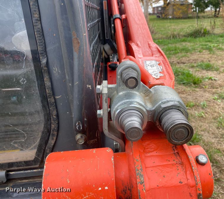 image for item DN7616 2017 Kubota SVL75-2  tracked skid steer loader
