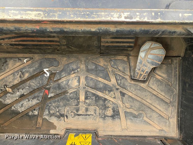 image for item DN7616 2017 Kubota SVL75-2  tracked skid steer loader