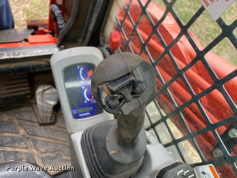 image for item DN7616 2017 Kubota SVL75-2  tracked skid steer loader