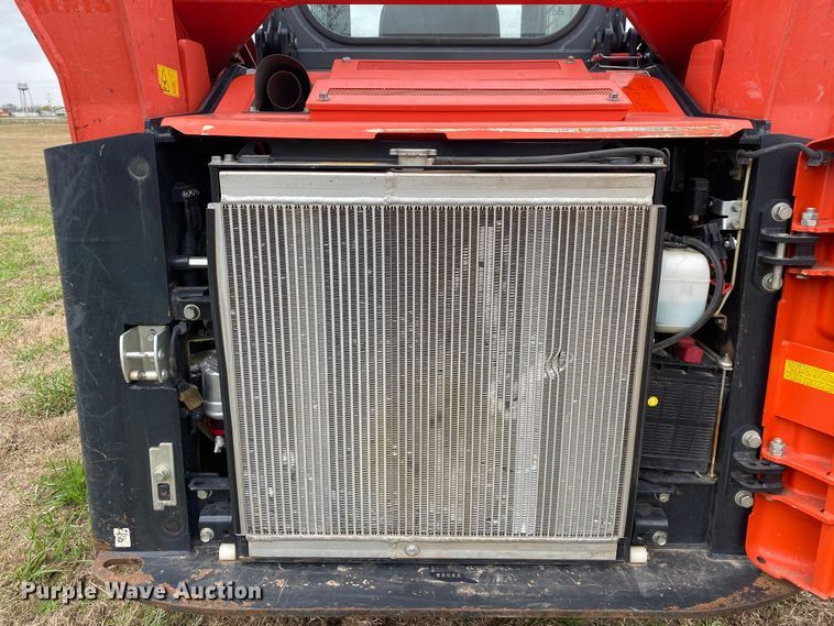 image for item DN7616 2017 Kubota SVL75-2  tracked skid steer loader