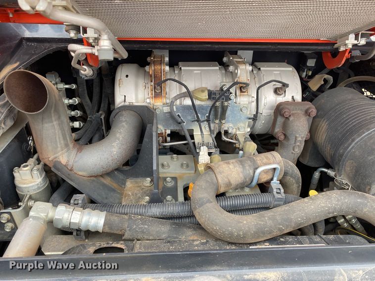 image for item DN7616 2017 Kubota SVL75-2  tracked skid steer loader