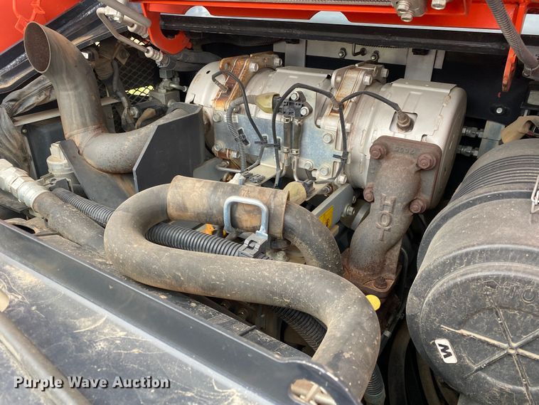 image for item DN7616 2017 Kubota SVL75-2  tracked skid steer loader