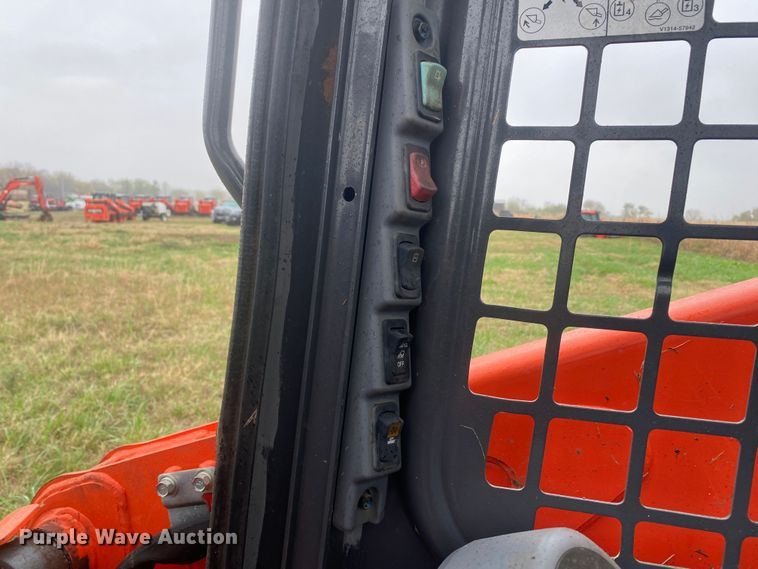 image for item DN7617 2020 Kubota SSV75P  skid steer loader