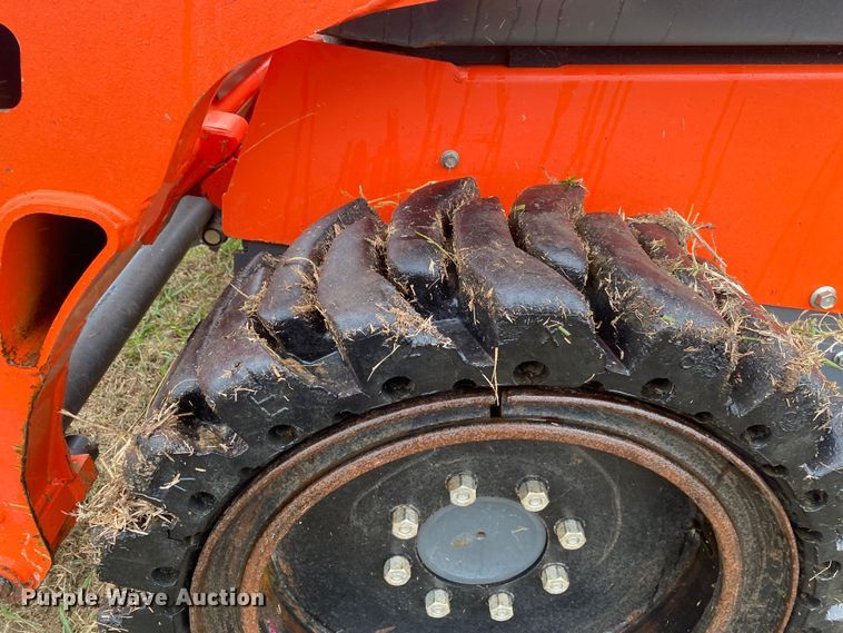 image for item DN7617 2020 Kubota SSV75P  skid steer loader