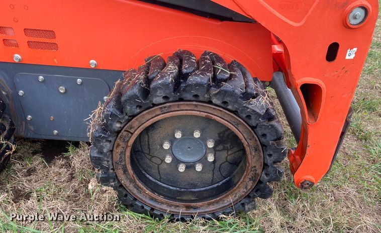 image for item DN7617 2020 Kubota SSV75P  skid steer loader