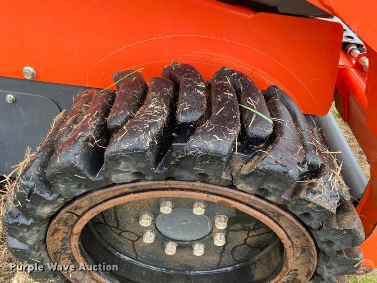 image for item DN7617 2020 Kubota SSV75P  skid steer loader