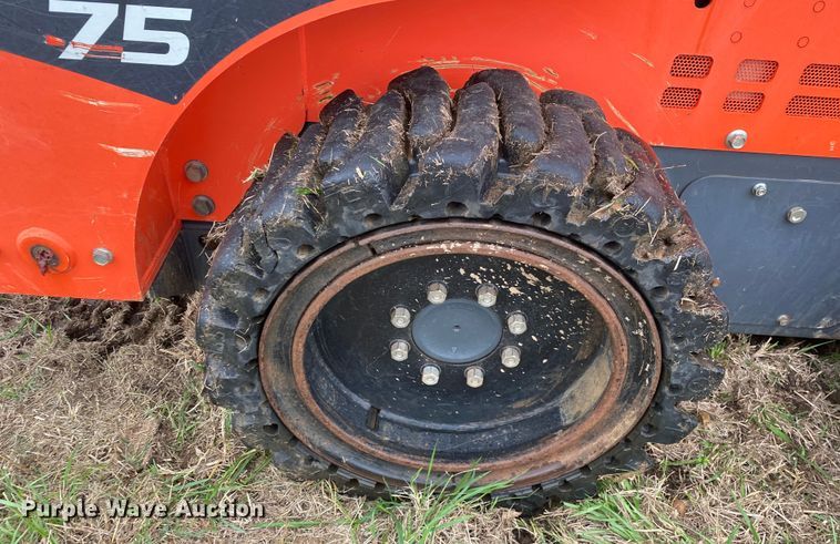 image for item DN7617 2020 Kubota SSV75P  skid steer loader