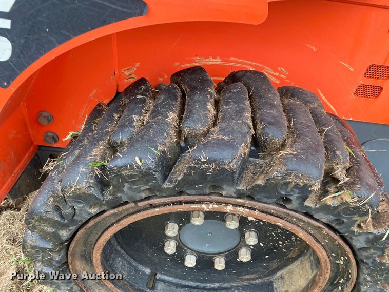 image for item DN7617 2020 Kubota SSV75P  skid steer loader