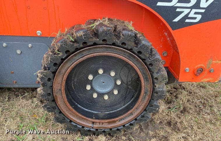 image for item DN7617 2020 Kubota SSV75P  skid steer loader