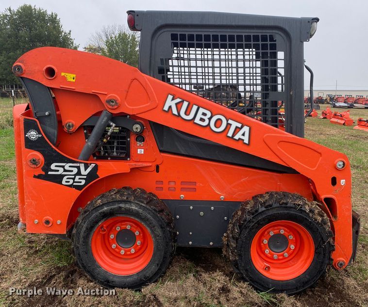 image for item DN7618 2021 Kubota SSV65P  skid steer loader