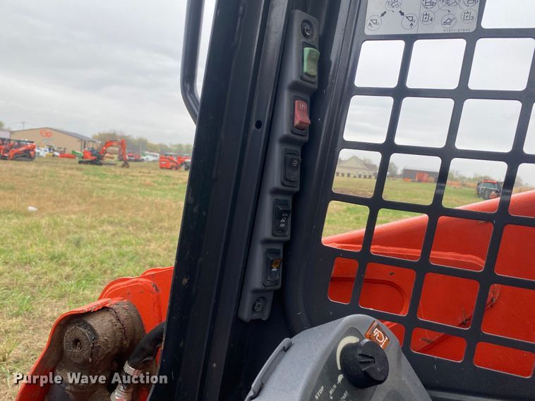 image for item DN7618 2021 Kubota SSV65P  skid steer loader