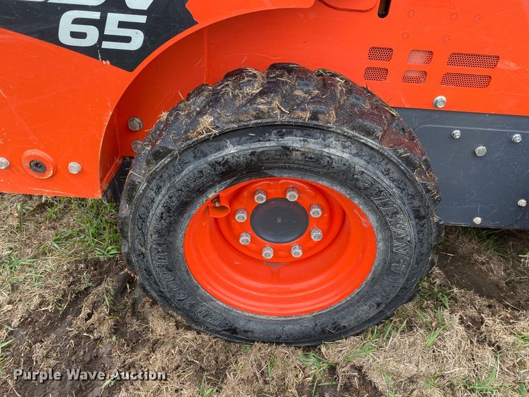image for item DN7618 2021 Kubota SSV65P  skid steer loader