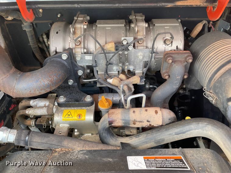 image for item DN7620 2021 Kubota SVL65-2  tracked skid steer loader