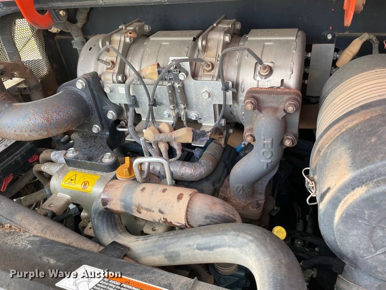 image for item DN7620 2021 Kubota SVL65-2  tracked skid steer loader