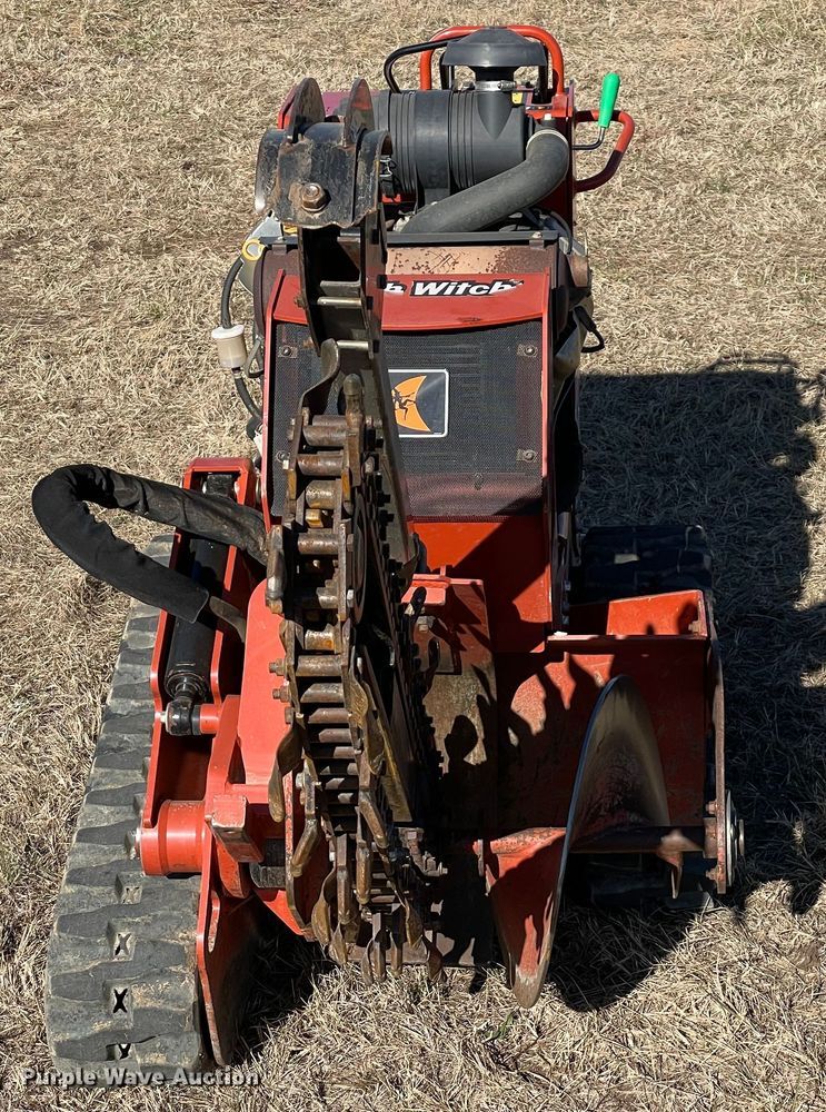 image for item DN7636 2019 Ditch Witch C30X  trencher