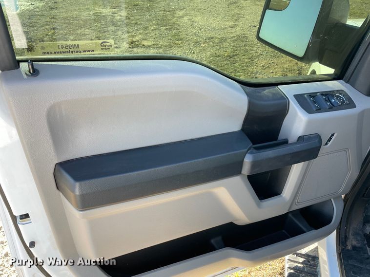 image for item MI9541 2018 Ford F150  SuperCrew pickup truck