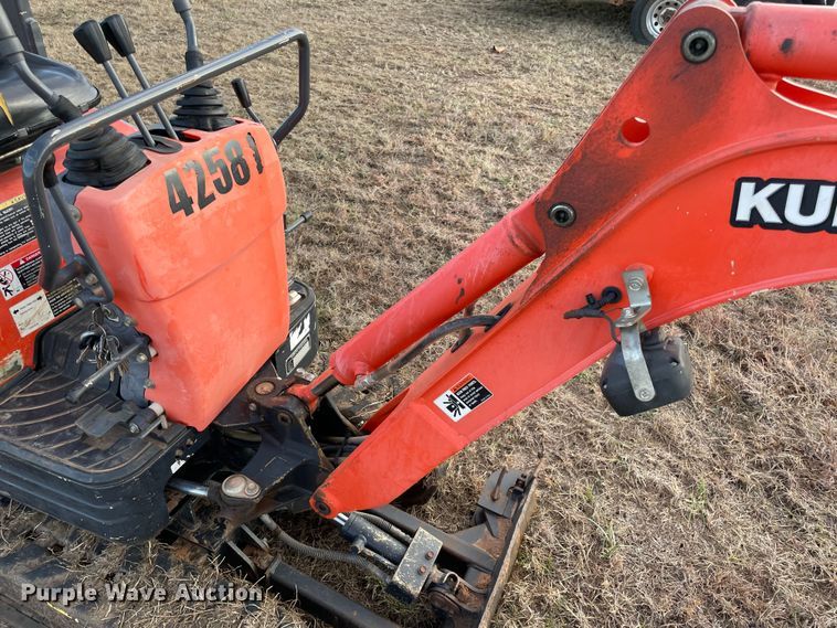 image for item MI9555 Kubota K008-3  mini excavator
