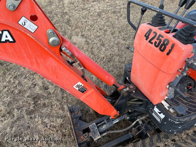 image for item MI9555 Kubota K008-3  mini excavator