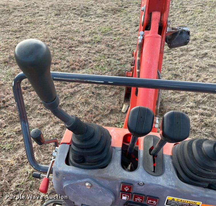 image for item MI9555 Kubota K008-3  mini excavator