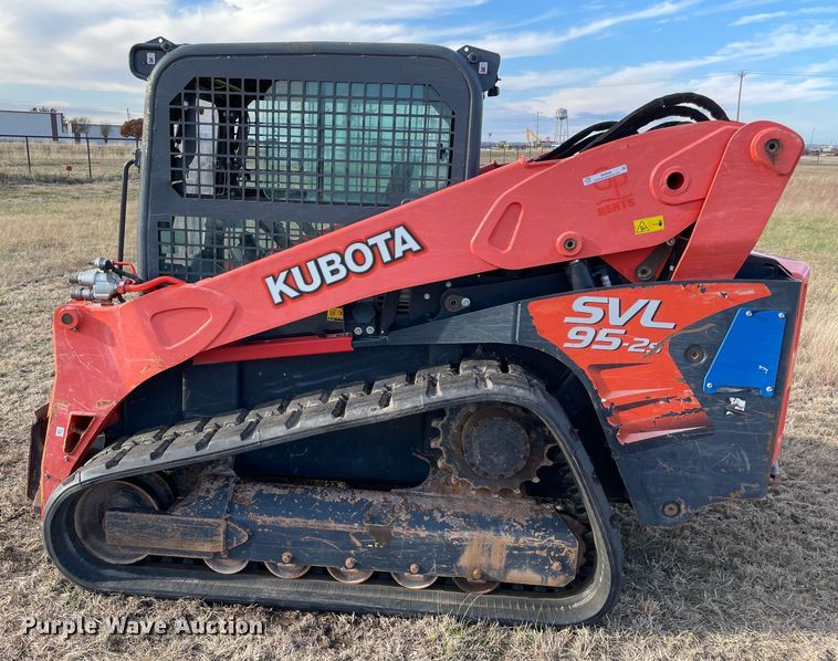 image for item MI9556 2019 Kubota SVL95-2S tracked skid steer loader