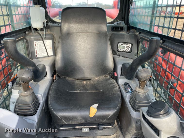 image for item MI9556 2019 Kubota SVL95-2S tracked skid steer loader