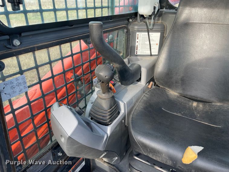 image for item MI9556 2019 Kubota SVL95-2S tracked skid steer loader