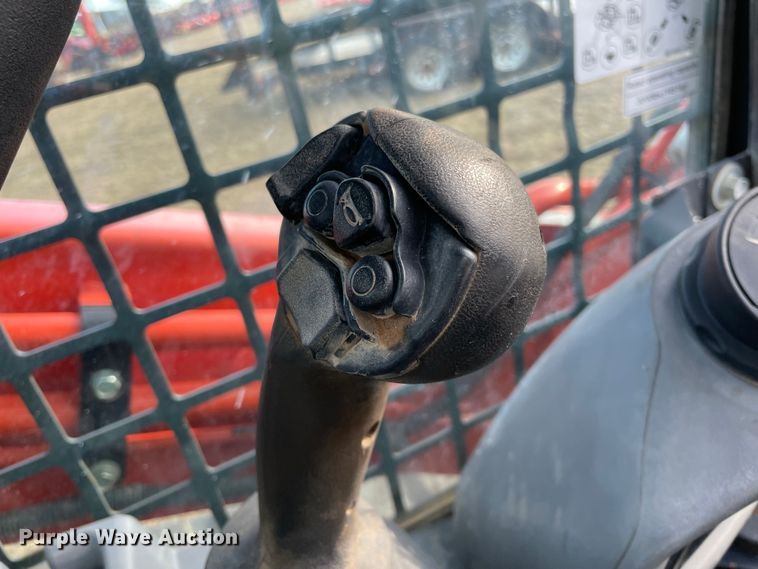 image for item MI9556 2019 Kubota SVL95-2S tracked skid steer loader