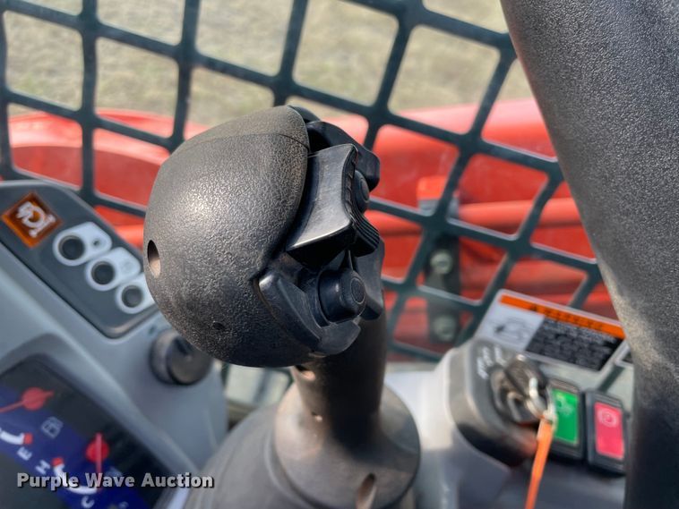 image for item MI9556 2019 Kubota SVL95-2S tracked skid steer loader