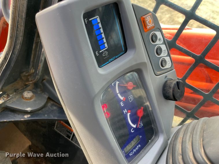 image for item MI9556 2019 Kubota SVL95-2S tracked skid steer loader