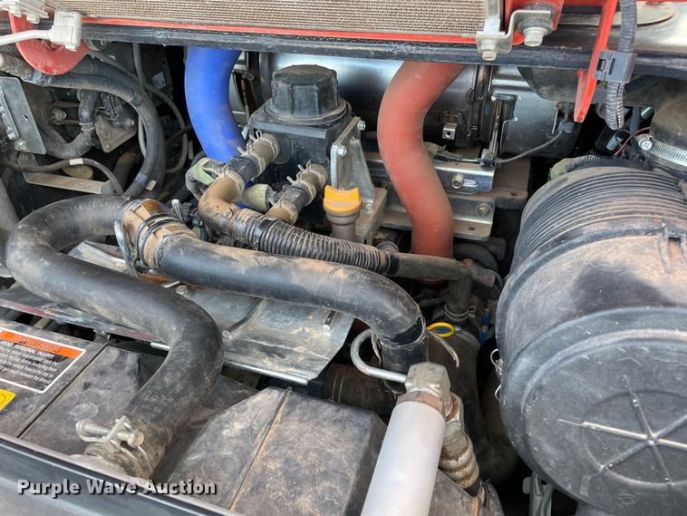 image for item MI9556 2019 Kubota SVL95-2S tracked skid steer loader